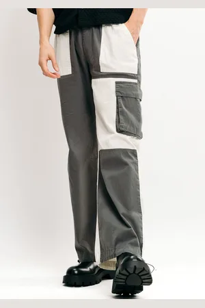 FREAKINS Men Straight Fit High-Rise Colourblocked Clean Look Cotton Jeans