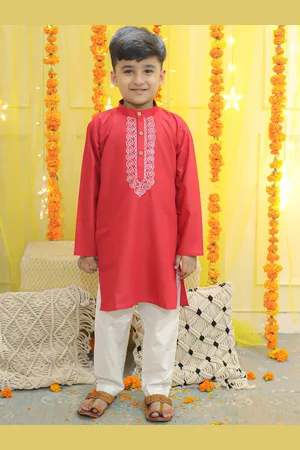 BownBee Boys Ethnic Motifs Yoke Design Regular Thread Work Pure Cotton Kurta with Pyjamas