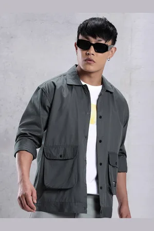 Beyoung Men Relaxed Utility Pockets Opaque Casual Shirt