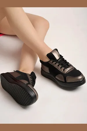 Shoetopia Girls Woven Design Sneakers