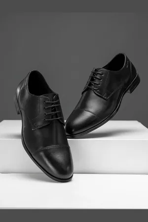 Red Tape Men Leather Formal Derbys