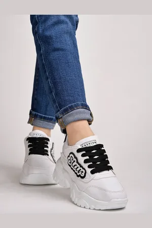 Shoetopia Girls Colourblocked Sneakers