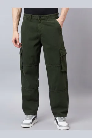 Style Quotient Men Green Relaxed Fit Mid Rise Clean Look Cotton Cargo Jeans