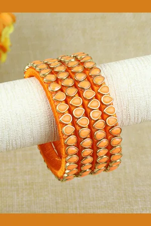 asthetika Girls Set Of 4 Kundan Studded Thread Bangles