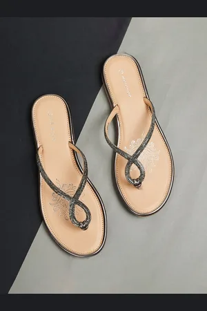 Lifestyle Women Embellished Ethnic Open Toe Flats