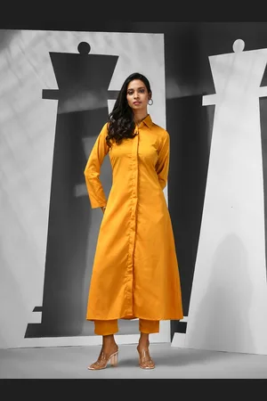 Charukriti Women Regular Kurta with Trousers