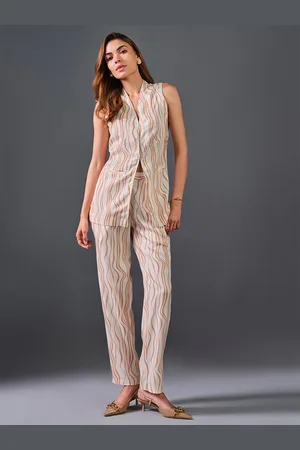 AND Printed V-Neck Sleeveless Shirt With Trousers