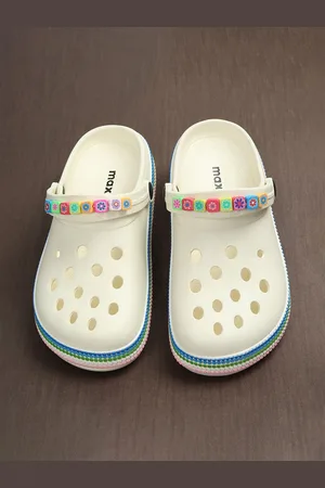 Max Collection Girls Self Design Clogs