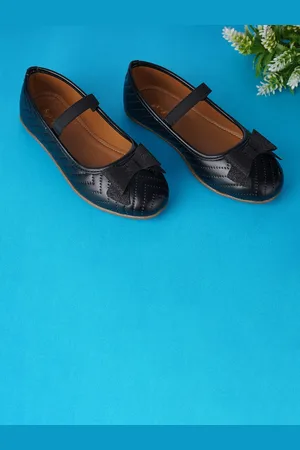 BOYZ N GALZ Girls Textured Bow Detailed Ballerinas