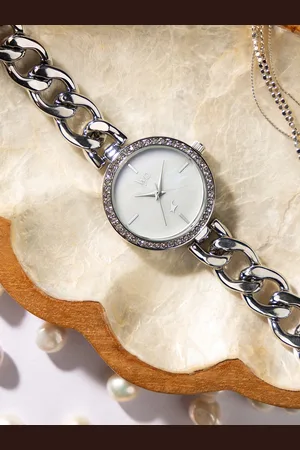 Fastrack Vyb Showstopper Women Embellished Dial Analogue Watch FV60026SM01W