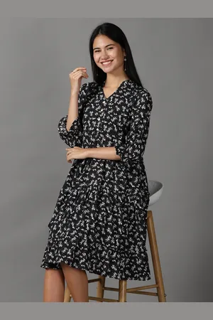 SHOWOFF Women Black Floral Printed Fit & Flare Dress