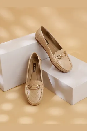 Flat n Heels Women Textured Round Toe Loafers
