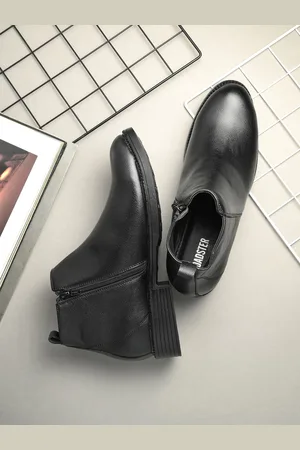 Roadster The Lifestyle Co. Men Black Mid-Top Zip Closure Chelsea Boots