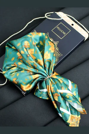PELUCHE Men GlamourGrove Pocket Square