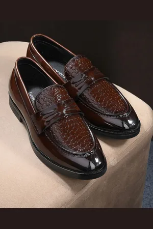 Invictus Men Textured Round Toe Faux Leather Formal Loafers