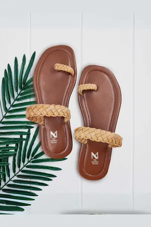 THE MADRAS TRUNK Men Brown Woven Design One Toe Flats