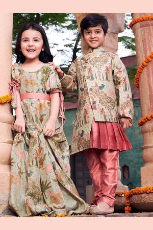Vastramay Boys Self Design Mandarin Collar Sherwani Set