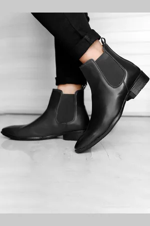 Roadster The Lifestyle Co. Men Black Square Toe Mid Top Chelsea Boots