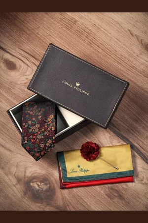 Louis Philippe Men Accessory Gift Set