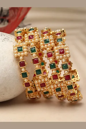 Sukkhi Set Of 4 Gold-Plated Stone Studded Beaded Bangles