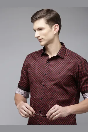 V Dot Men Slim Fit Opaque Printed Formal Shirt