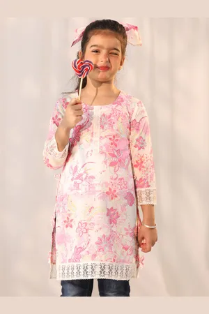 Vastramay Girls Floral Printed Pure Cotton Kurta