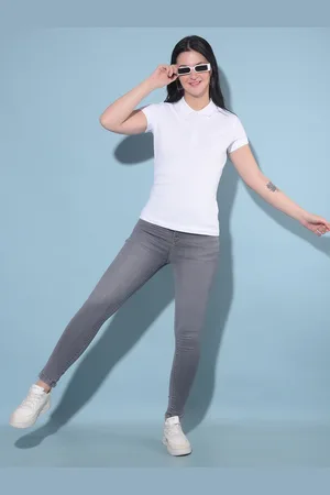 Crimsoune Club Women Slim Fit Clean Look Stretchable Jeans