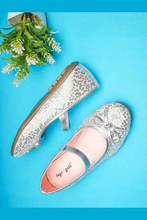 BOYZ N GALZ Girls Embellished Round Toe Ballerinas