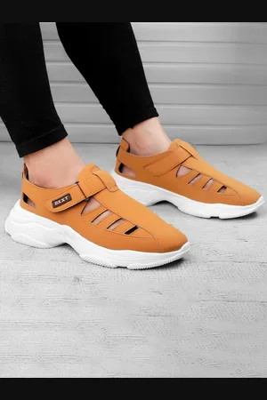 BXXY Suede Shoe Style Sandals