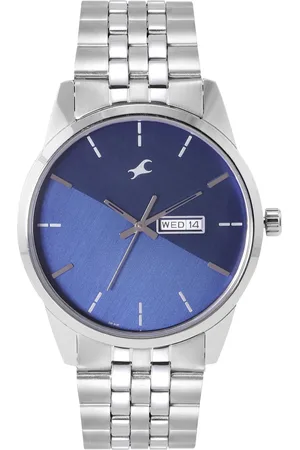 Fastrack Crest Men Bracelet Style Straps Analogue Watch 3277SM03