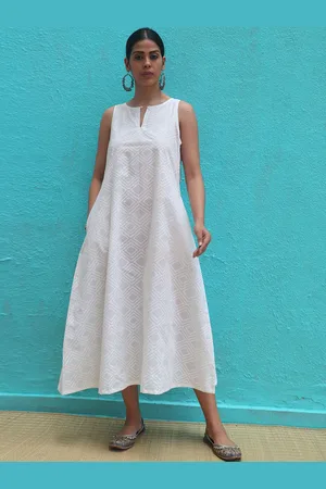 Chidiyaa Women Keyhole Neck A-Line Midi Dress