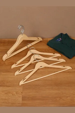 DREAM WEAVERZ Pack of 6 Camel Brown Heavy Duty Plastic Durable Adult Clothes Hangers