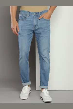 Calvin Klein Men Tapered Fit Light Fade Stretchable Whiskers Jeans