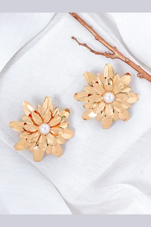Joker & Witch Gold-Plated Floral Shape Artificial Beads-Beaded Studs Earrings