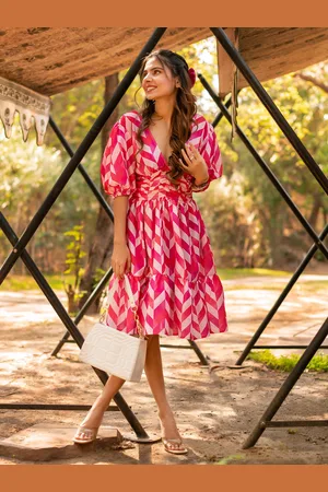 Calmna V-Neck Abstract Printed Blouson Dress