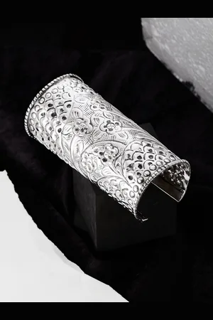 ATIBELLE Silver-Plated Floral Textured Detail Cuff Bangle