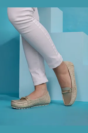 SHEZONE Women Textured Horsebit Loafers