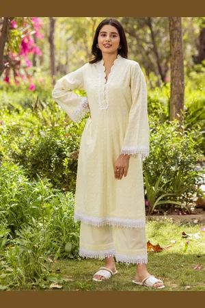 Ambraee Floral Embroidered Regular Thread Work Kurta with Palazzos