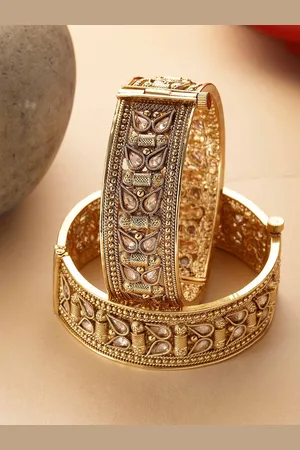 karatcart Set of 2 Gold-Plated Kundan Stone Studded Bangles