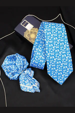 PELUCHE Sky Petals Men Blue Neck Tie & Pocket Square Set