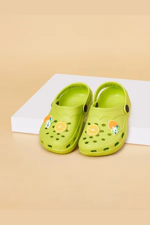Pantaloons Boys Self Design Clogs