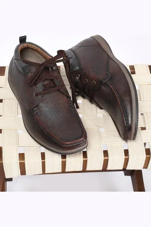 Buckaroo Men Textured Leather Derbys