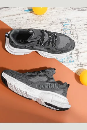 THE WHITE POLE Men Textured Lace Up Lightweight Memory Foam Mesh Sneakers