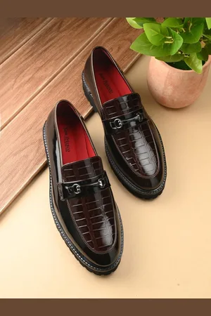 San Frissco Men Textured Formal Loafers