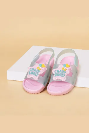 Pantaloons Girls Printed Sliders