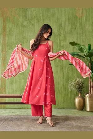 DRESOUL Dyed Regular Square Neck Sleeveless Straight Kurta with Pyjama & Dupatta