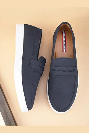 Mast & Harbour Men Solid Round Toe Sneakers