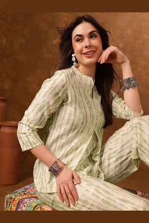 Anouk Printed Top With Straight Fit Trousers