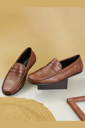 Duke Men Textured Loafers