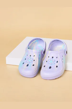 Pantaloons Girls Self Design Clogs